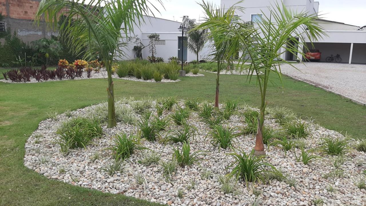 Excelente Sobrado Confortavel No Centro De Tijucas Proximo As Praias Εξωτερικό φωτογραφία