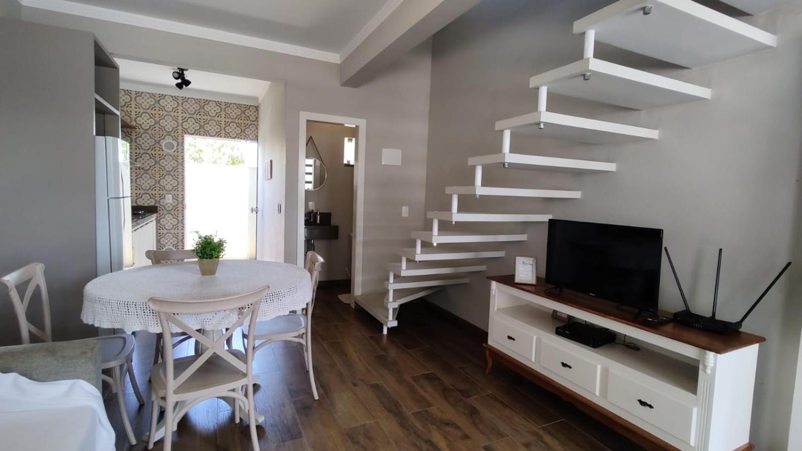 Excelente Sobrado Confortavel No Centro De Tijucas Proximo As Praias Εξωτερικό φωτογραφία