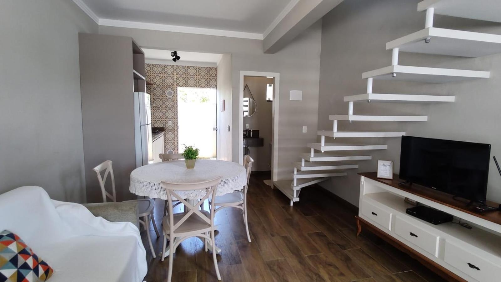 Excelente Sobrado Confortavel No Centro De Tijucas Proximo As Praias Εξωτερικό φωτογραφία